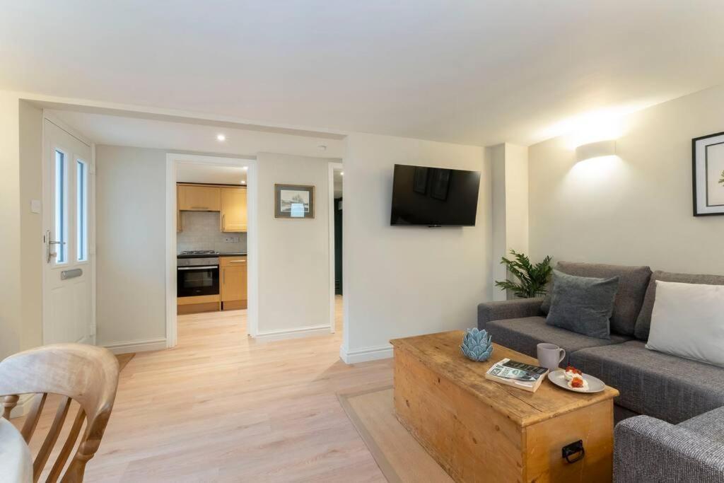 Cosy & Peaceful Self Contained In Montpellier * Cheltenham